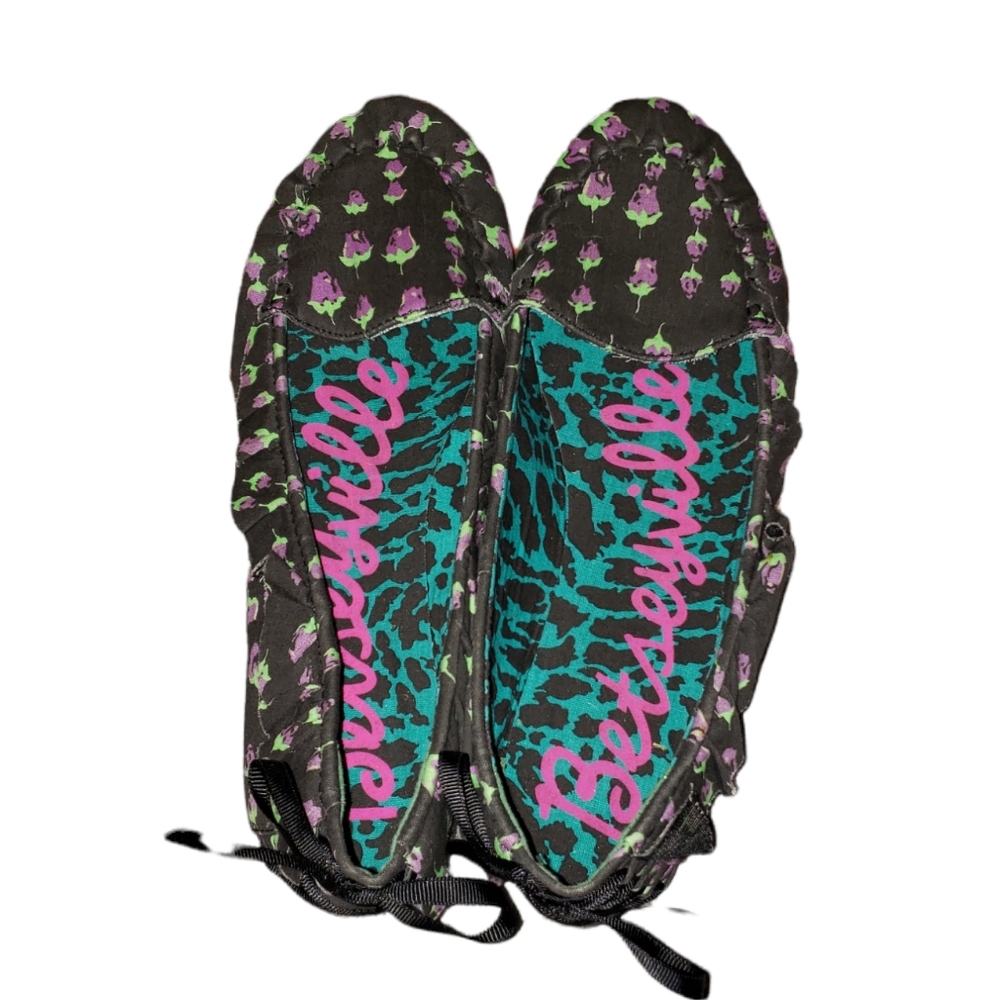 Betseyville by Betsey Johnson Purple Flower Flats